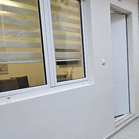 Dika Apartment บาร์ ภายนอก รูปภาพ