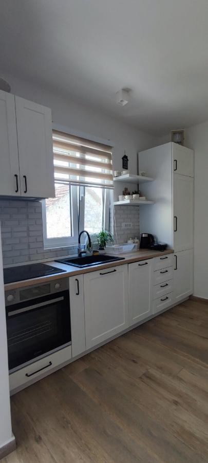 Dika Apartment บาร์ ภายนอก รูปภาพ